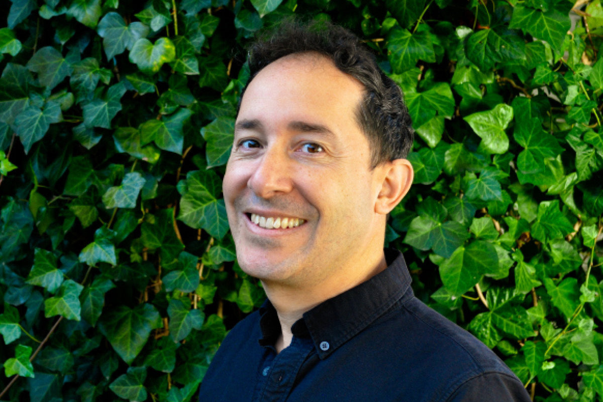 Inviting History to Dinner with Victor Piñeiro
